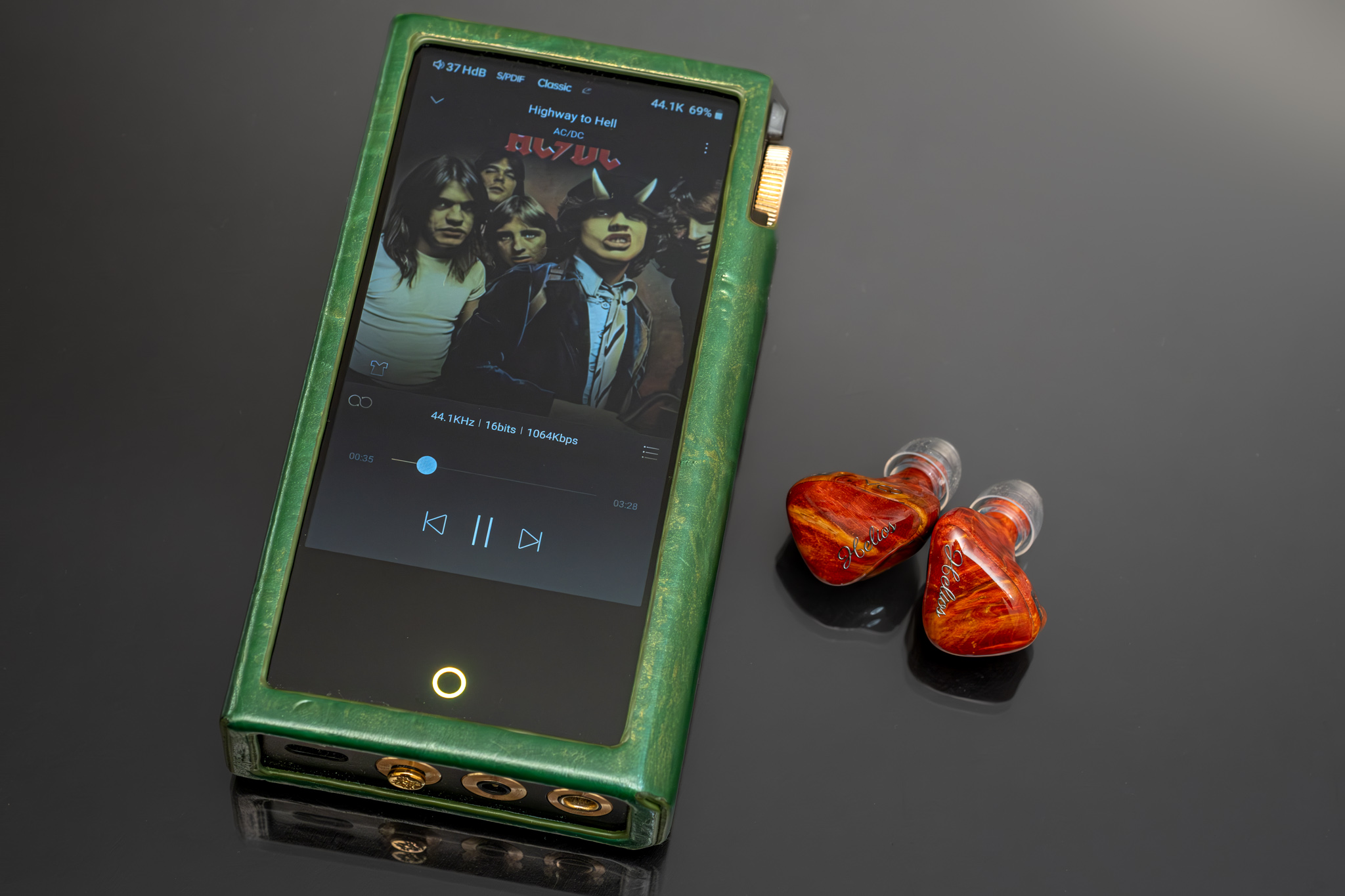 ODA Helios D100 Review: A Wood Magic? ODA Helios D100 Review